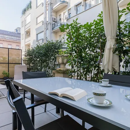 Apartment Prestige Via Roma By Wonderful Italy