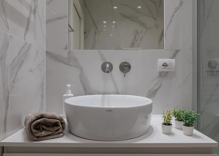 Apartment Prestige Via Roma By Wonderful Italy